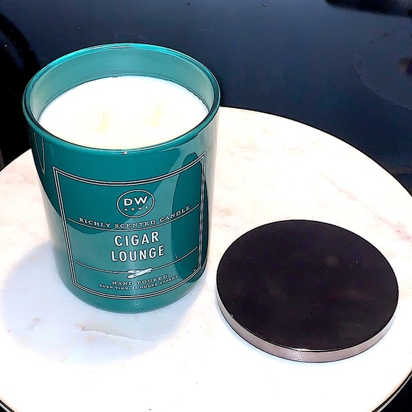 DW HOME CANDLE CIGAR LOUNGE RICHLY SCENTED 2 WICK 15 OZ NEW - Picture 3 of 4